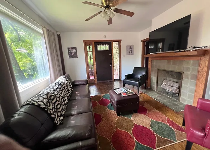 Penn House - Beautiful 3 Bedroom * Pittsburgh