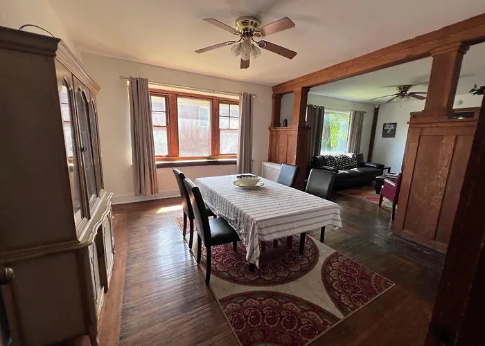 Apartment Penn House - Beautiful 3 Bedroom Pittsburgh