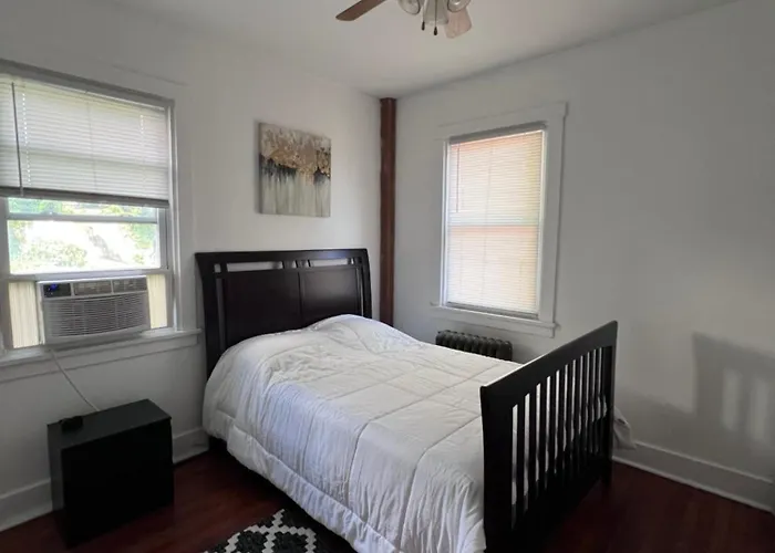 Penn House - Beautiful 3 Bedroom Apartment