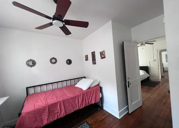 Penn House - Beautiful 3 Bedroom Apartment