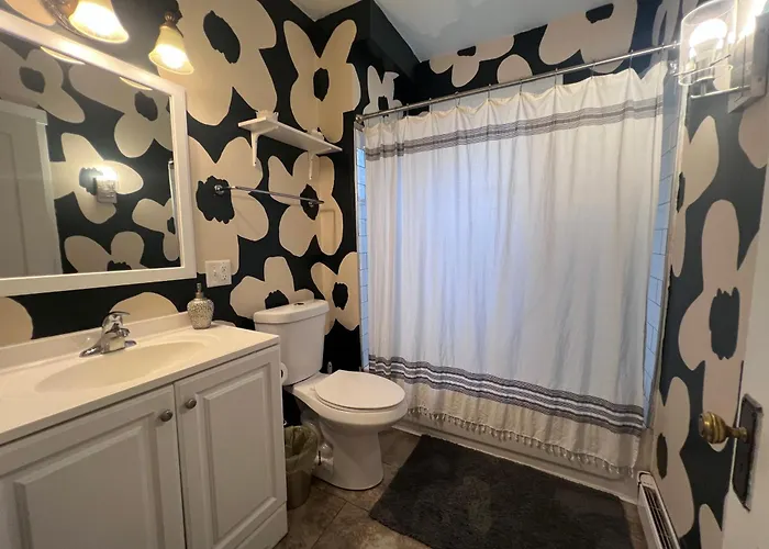 Penn House - Beautiful 3 Bedroom *